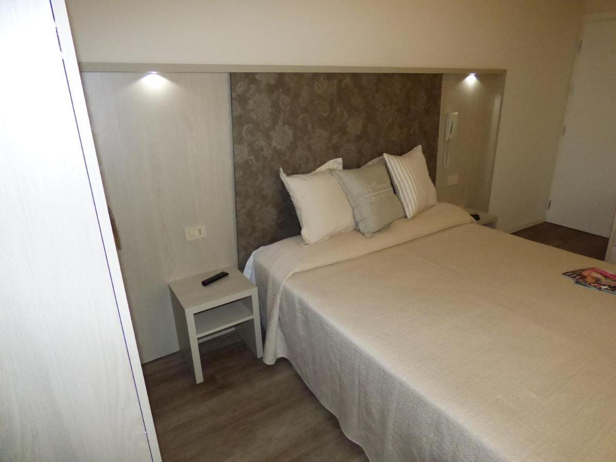 Design Hotel Astra B&B Misano Adriatico Εξωτερικό φωτογραφία