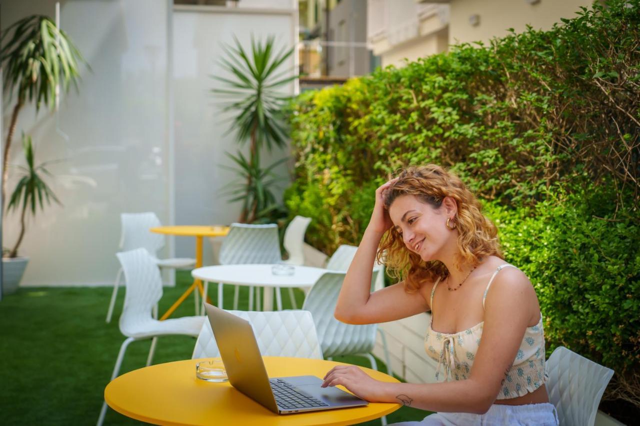 Design Hotel Astra B&B Misano Adriatico Εξωτερικό φωτογραφία