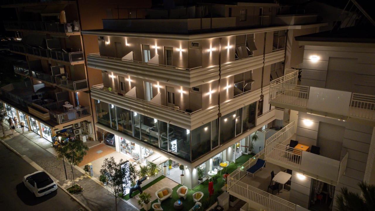 Design Hotel Astra B&B Misano Adriatico Εξωτερικό φωτογραφία